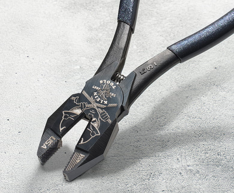 <raw><span class="banner-copy-black">Limited Edition 
Ironworker Pliers</span></raw>