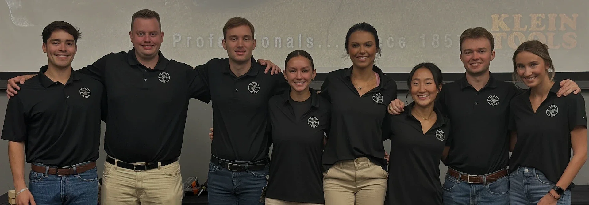 <raw><div class='careers-banner-overlay-fancy'><span>Life at Klein</span></div></raw>