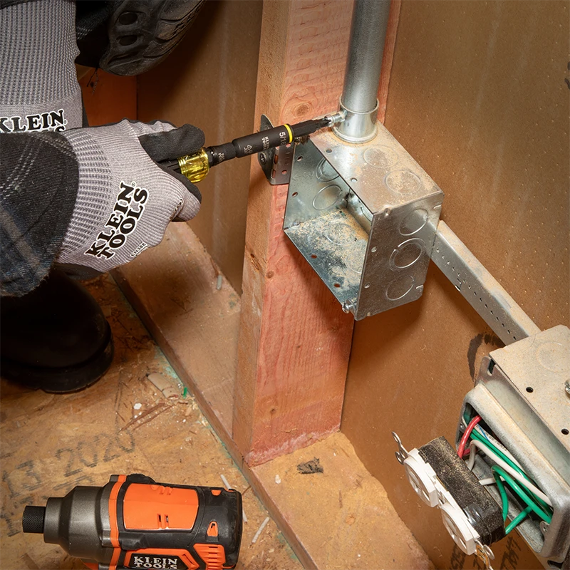 photo showing a knect tool in use on an electrical application
