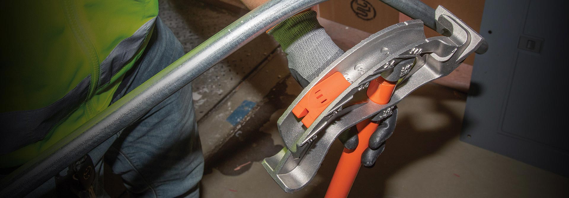 Conduit Benders\r\nwith patented \r\nAngle Setter\u2122 \r\ntechnology