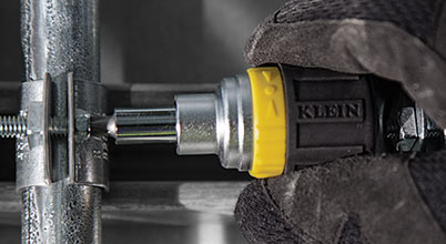 6-in-1 Ratcheting Stubby Screwdriver - in action!